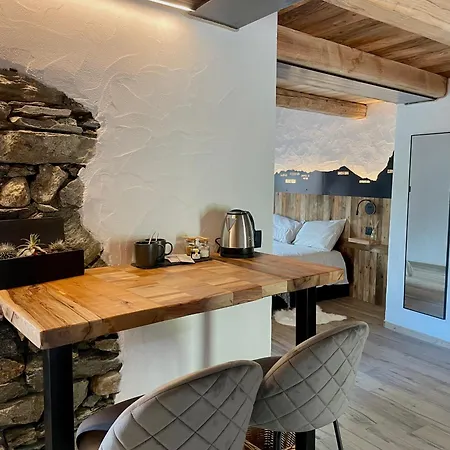 La Famille D'evian Villeneuve