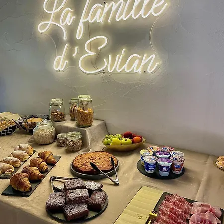 La Famille D'evian Penzion *